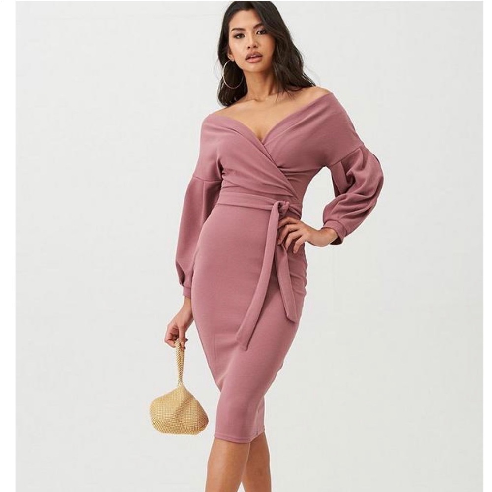 NWT Off Shoulder bodycon midi dress